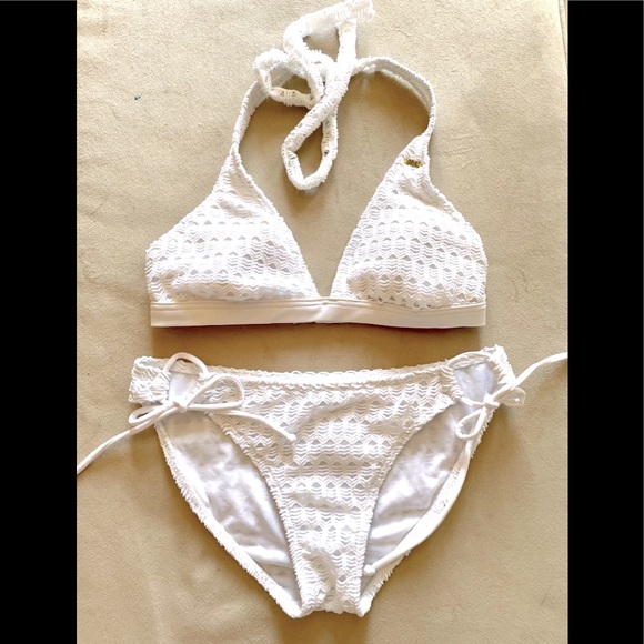 Roxy Other - Beautiful white crocheted bikini by Roxy